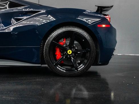 Used 2018 Ferrari 488 GTB RWD image 6