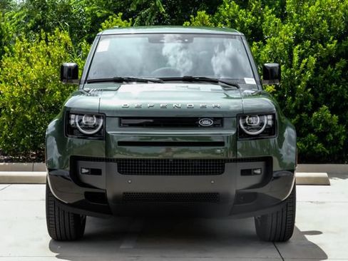 New 2026 Land Rover Defender 130 X-Dynamic SE AWD/4WD image 6