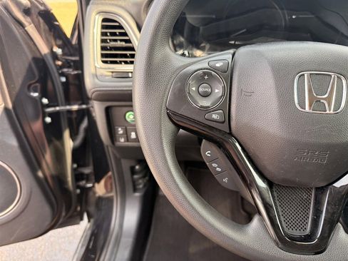 Used 2021 Honda HR-V EX image 9