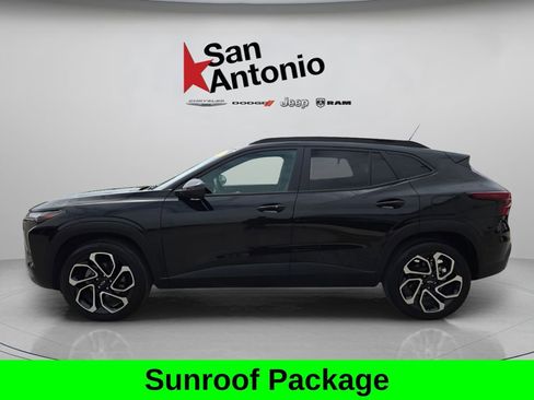 Used 2025 Chevrolet Trax RS w/ Sunroof Package image 5