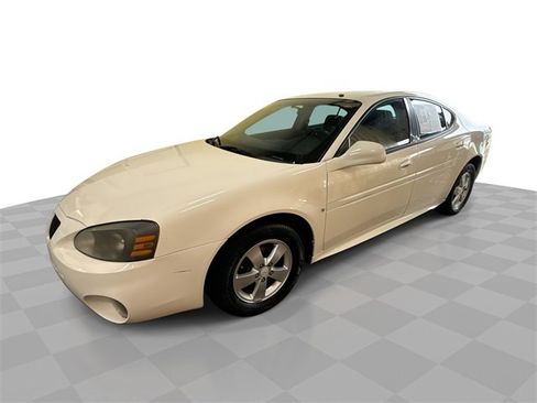 Used 2007 Pontiac Grand Prix w/ Preferred Package image 1