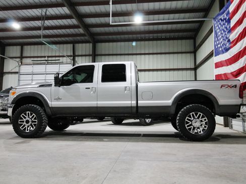 Used 2016 Ford F250 Lariat AWD/4WD image 6