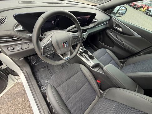 Used 2024 Buick Envista Preferred w/ Convenience I Package FWD image 14