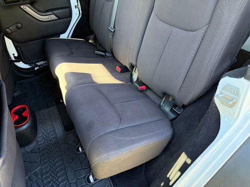 Used 2014 Jeep Wrangler Unlimited Sport image 31