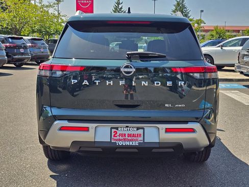 Used 2024 Nissan Pathfinder SL AWD/4WD image 6