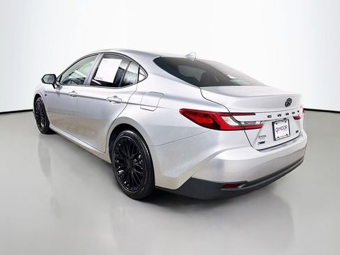 Used 2025 Toyota Camry LE FWD image 5