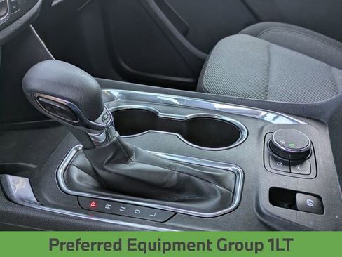 Used 2023 Chevrolet Traverse LT image 20