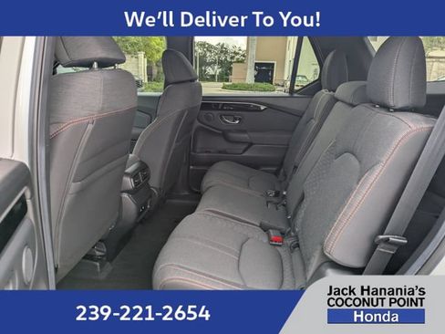 Used 2026 Honda Pilot Sport image 15