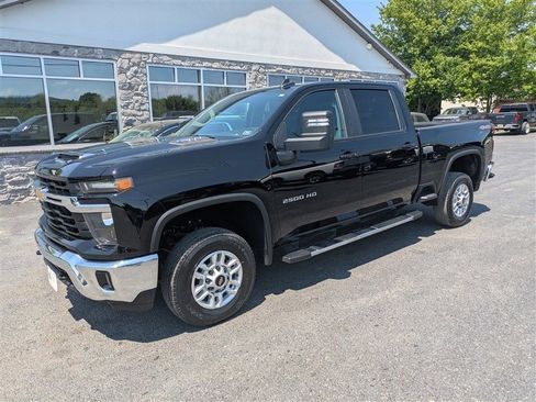 Used 2025 Chevrolet Silverado 2500 LT w/ Convenience Package AWD/4WD image 1