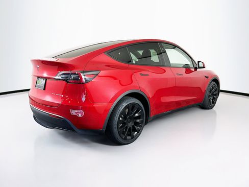 Used 2024 Tesla Model Y Long Range AWD/4WD image 9
