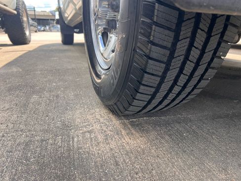 Used 2001 GMC Sierra 2500 4x4 Extended Cab w/ Convenience Plus Group image 17