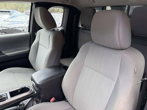 Certified 2017 Toyota Tacoma SR5 w/ Tow Package image 10