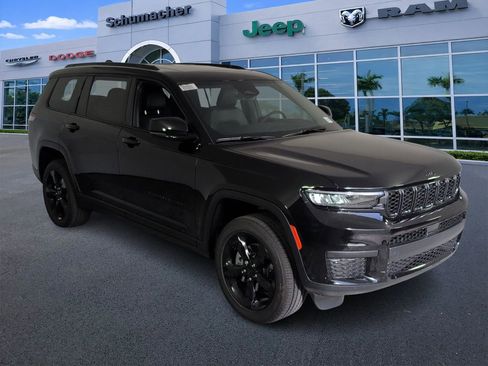 New 2025 Jeep Grand Cherokee L Altitude RWD image 2
