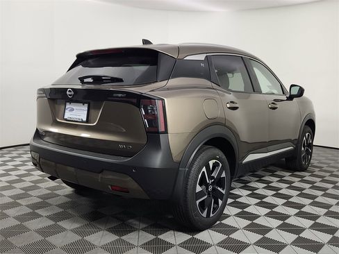 New 2026 Nissan Kicks SV w/ SV Premium Package image 5