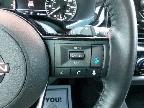 Used 2022 Nissan Pathfinder SV AWD/4WD image 22