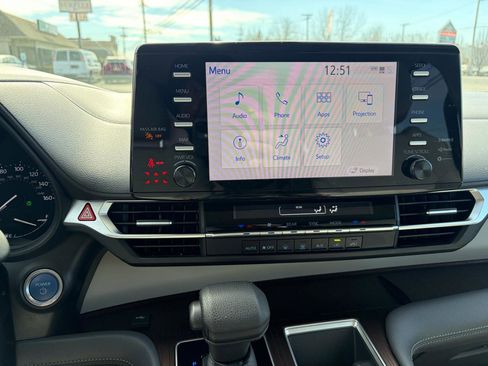 Used 2021 Toyota Sienna LE image 26