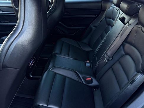 Used 2021 Porsche Taycan 4S image 33