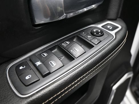 Used 2020 RAM 2500 Laramie AWD/4WD image 11