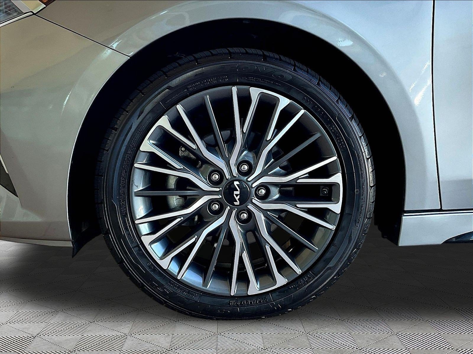 Used 2024 Kia Forte GT-Line w/ GT-Line Premium Package FWD image 30