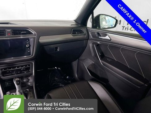 Used 2022 Volkswagen Tiguan SE R-Line image 28