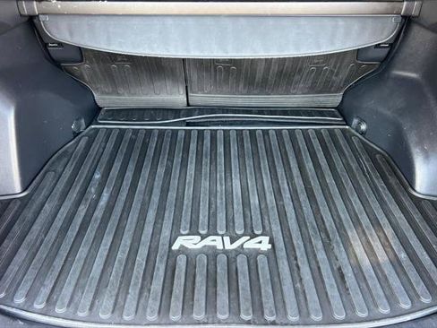 Certified 2020 Toyota RAV4 XLE w/ Convenience Package AWD/4WD image 16