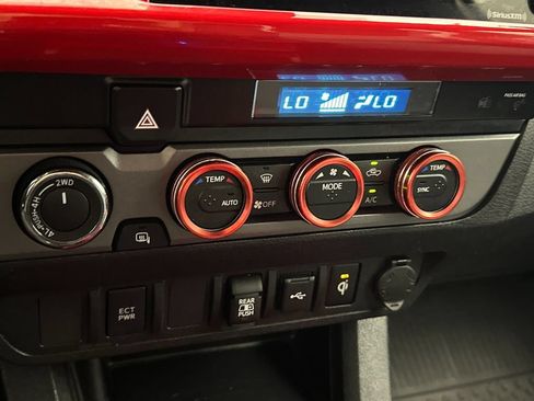 Used 2023 Toyota Tacoma TRD Off-Road AWD/4WD image 18