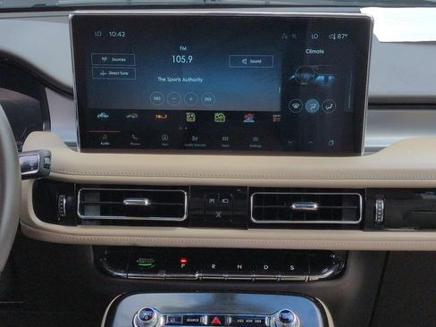 Used 2021 Lincoln Nautilus FWD w/ Equipment Group 101A image 18