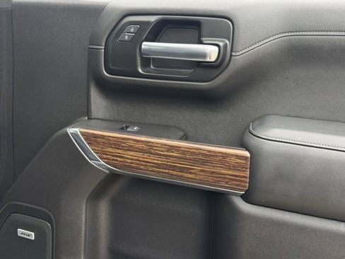 Used 2020 Chevrolet Silverado 1500 High Country w/ Technology Package image 31