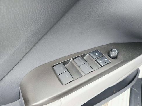 Used 2021 Toyota Camry LE FWD image 29