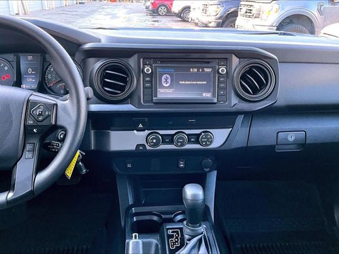 Used 2019 Toyota Tacoma SR image 7