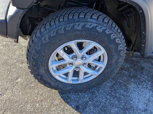 Used 2023 Jeep Wrangler Sport S image 10