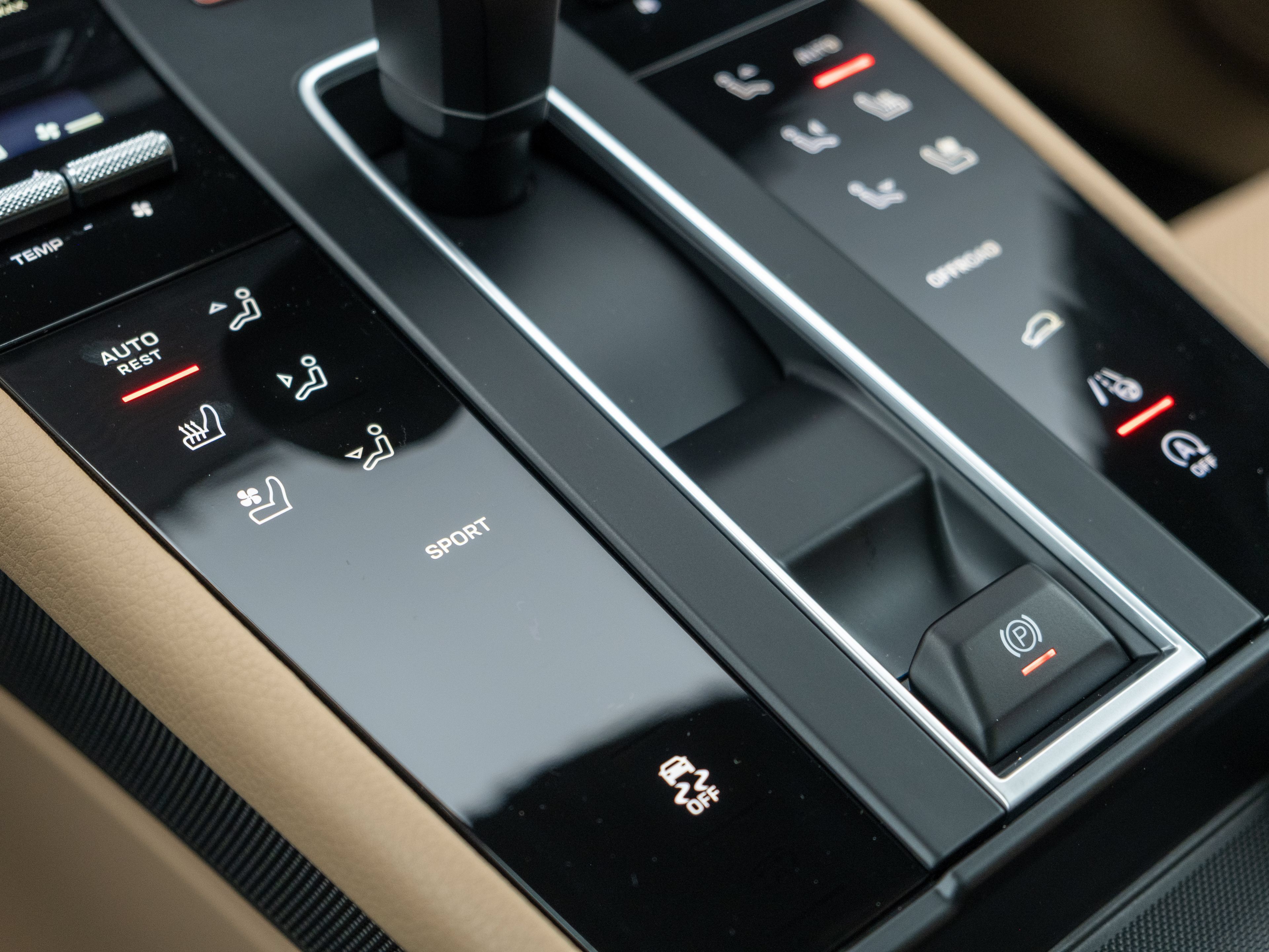 Certified 2026 Porsche Macan AWD/4WD image 33