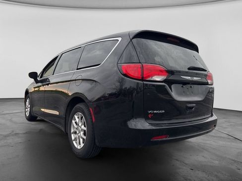 Used 2024 Chrysler Voyager LX FWD image 7