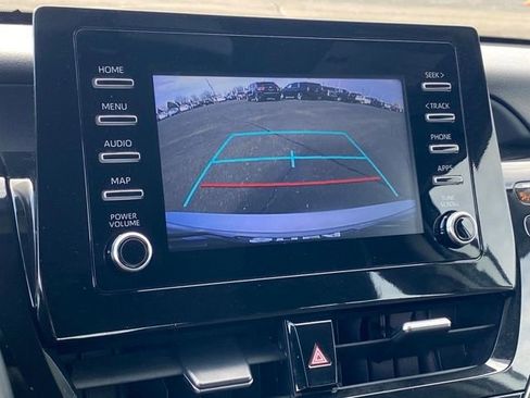 Used 2023 Toyota Camry SE image 9