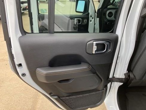 Certified 2025 Jeep Wrangler Unlimited Sahara AWD/4WD image 22