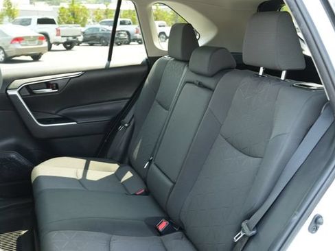 Used 2024 Toyota RAV4 XLE w/ Convenience Package AWD/4WD image 17