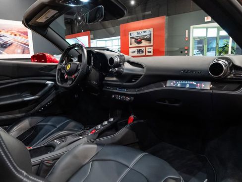 Used 2023 Ferrari F8 Tributo image 43