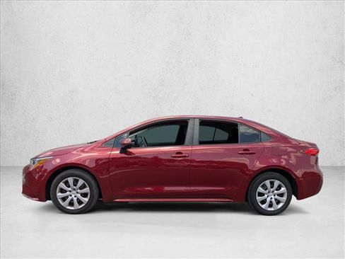 Used 2024 Toyota Corolla LE FWD image 2