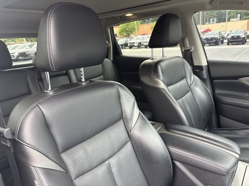 Used 2017 Nissan Murano Platinum w/ Platinum Technology Package FWD image 27