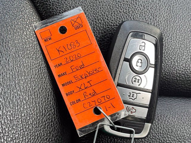 Used 2020 Ford Explorer XLT w/ Equipment Group 202A AWD/4WD image 34