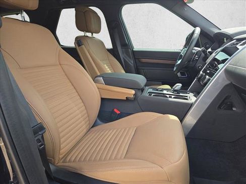 Certified 2025 Land Rover Discovery Dynamic SE AWD/4WD image 26
