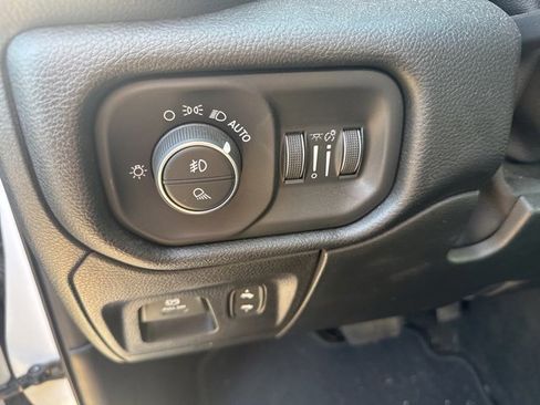 Used 2020 RAM 1500 Laramie w/ Off Road Group image 19