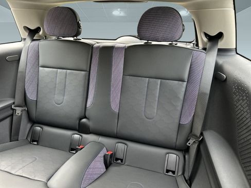 Certified 2025 MINI Cooper 2-Door Hardtop image 28