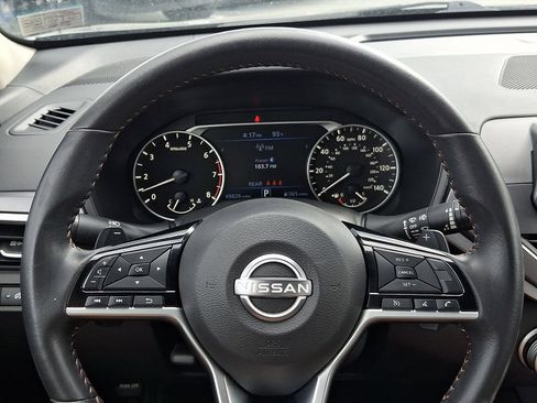 Used 2025 Nissan Altima 2.5 SR FWD image 18
