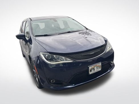 Used 2019 Chrysler Pacifica Touring Plus w/ S Appearance Package image 3