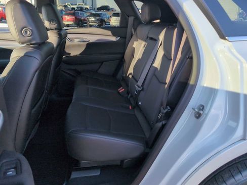 Used 2024 Cadillac XT5 Luxury image 24