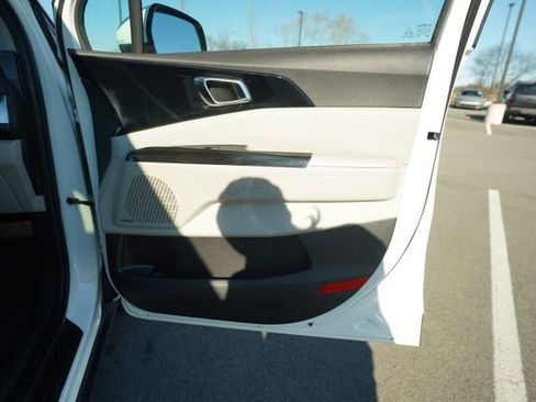 Used 2022 Kia Carnival SX Prestige image 21