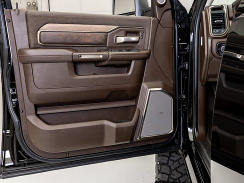 Used 2026 RAM 2500 Limited AWD/4WD image 46