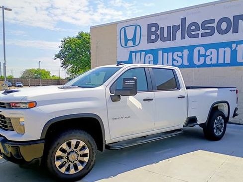 Used 2025 Chevrolet Silverado 2500 Custom w/ Custom Value Package AWD/4WD image 12