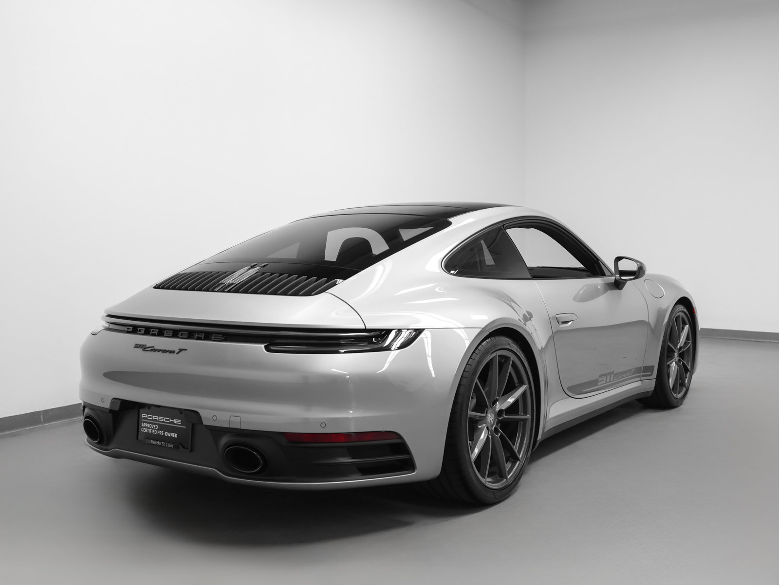 Certified 2024 Porsche 911 Carrera T RWD image 12